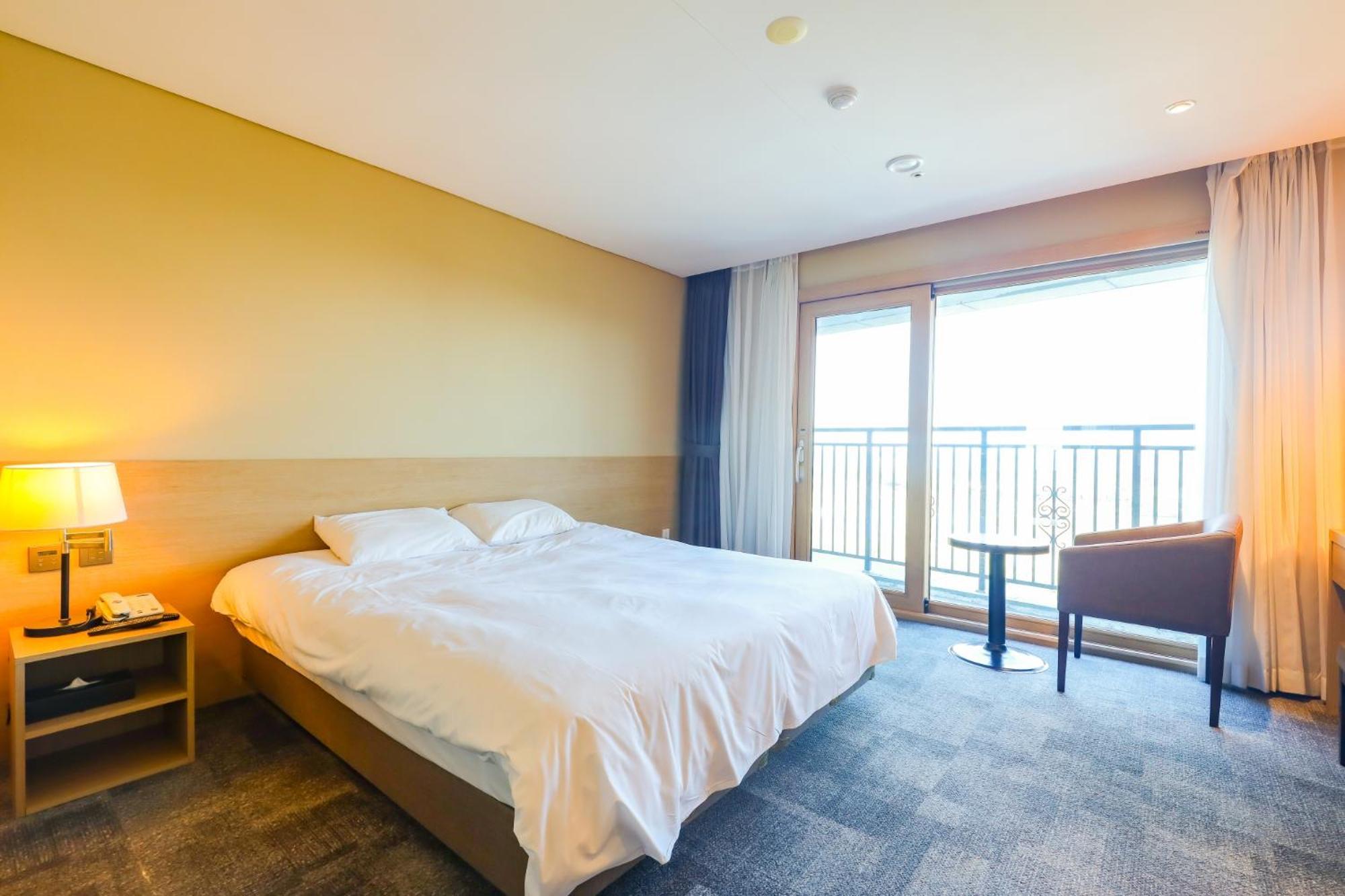 From H The Best Hotel Jeju Seongsan Согвипхо Экстерьер фото